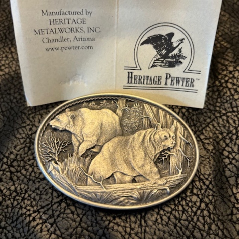 Heritage Pewter Metalworks 2000 Stunning black bear buckle-original box